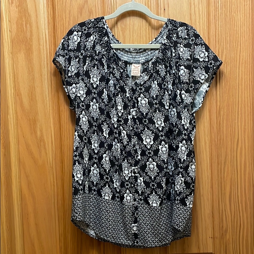 Floral Black and White Women's Top